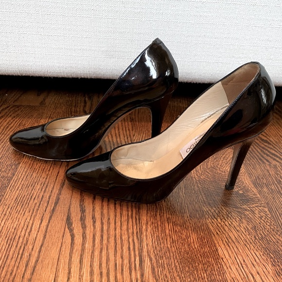 Jimmy Choo Classic Patent Pump - Picture 2 of 6